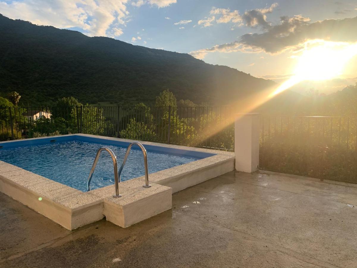 La Fuente De El Nacimiento Pension Benamahoma Buitenkant foto