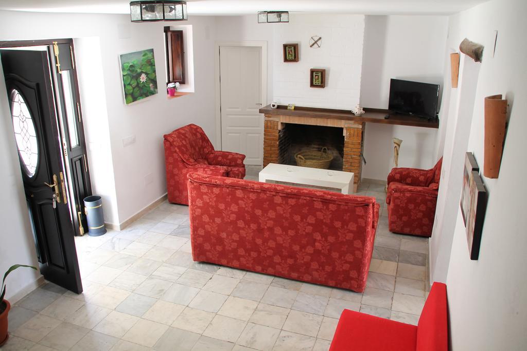 La Fuente De El Nacimiento Pension Benamahoma Buitenkant foto